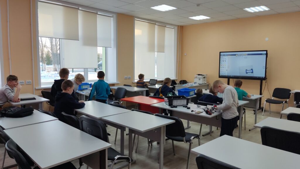 Воркшоп Концепция макета базе ГБОУ СОШ пос. Сургут мини-технопарком Квантум
