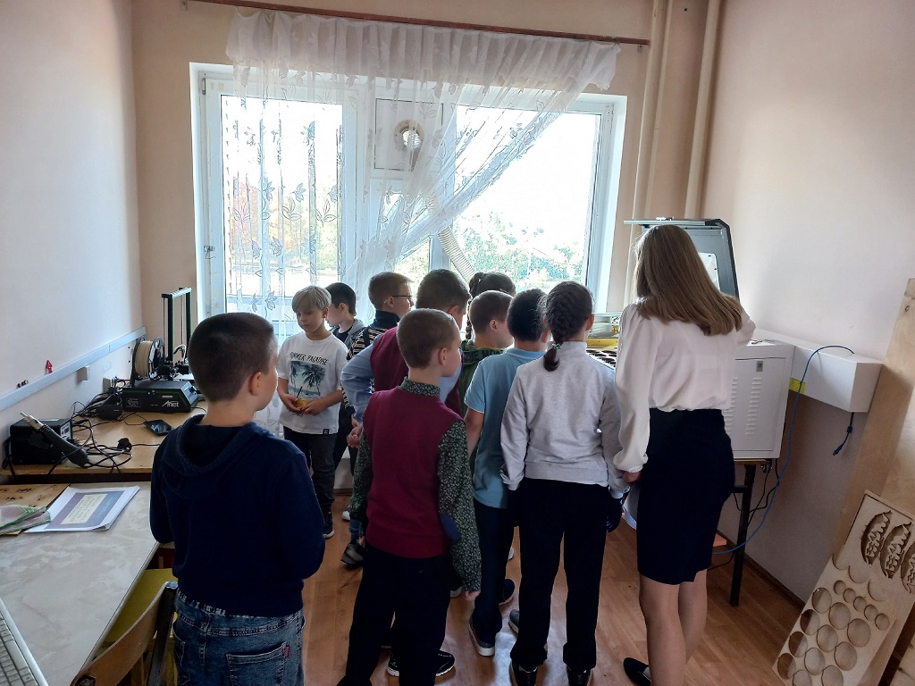 «Раз, два, три, четыре – про кванты мы узнаем шире!»